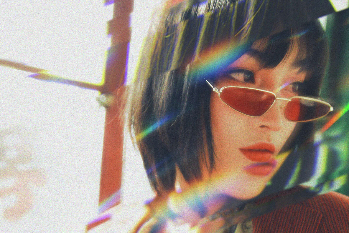 Prismatic Chrome Lens Photo Effect 4