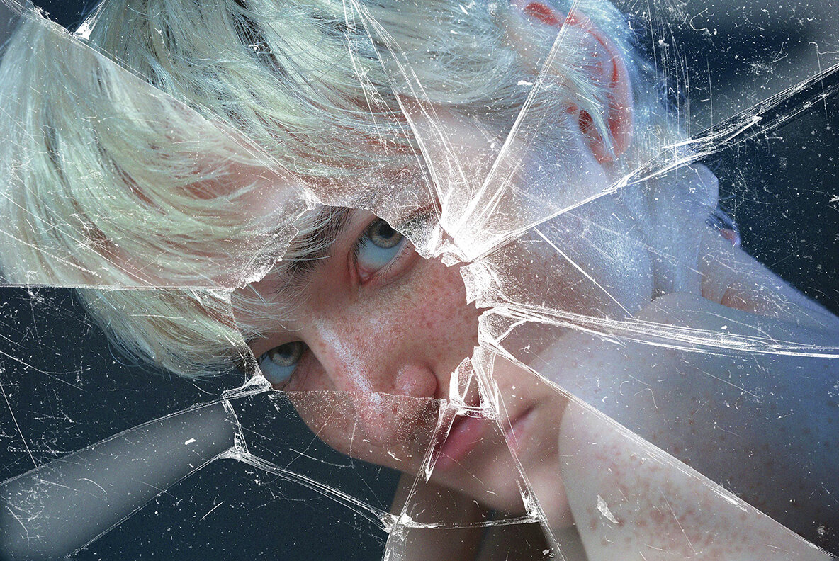 Broken Glass Photo Effect 7