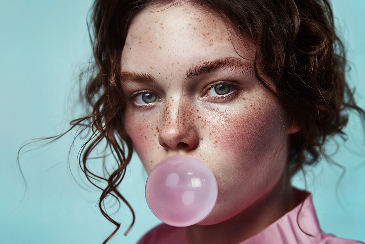 Girl with bubble gum 12