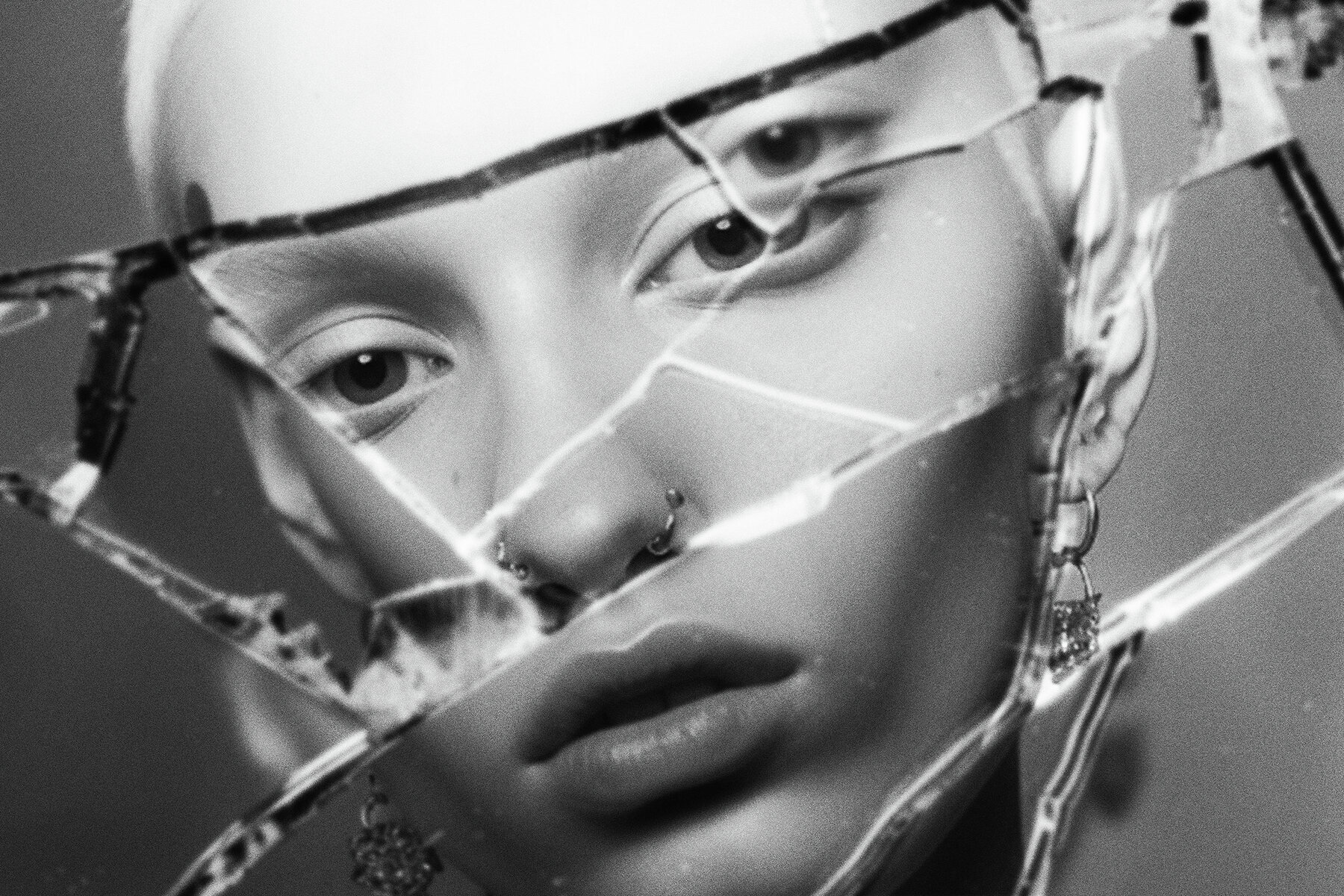 Fractured Mirror Photo Effect 3