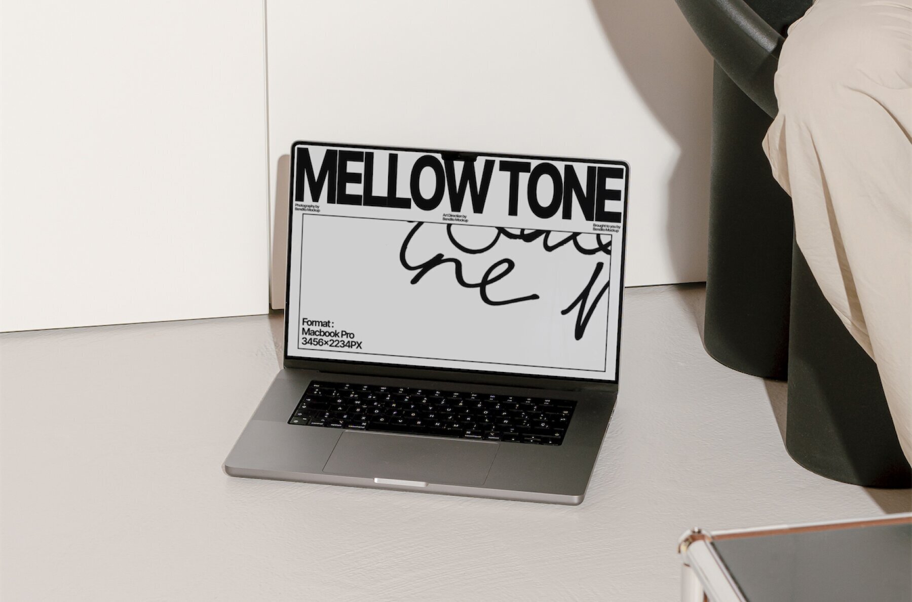 Bendito Mockup MT MacBook Pro 05 1