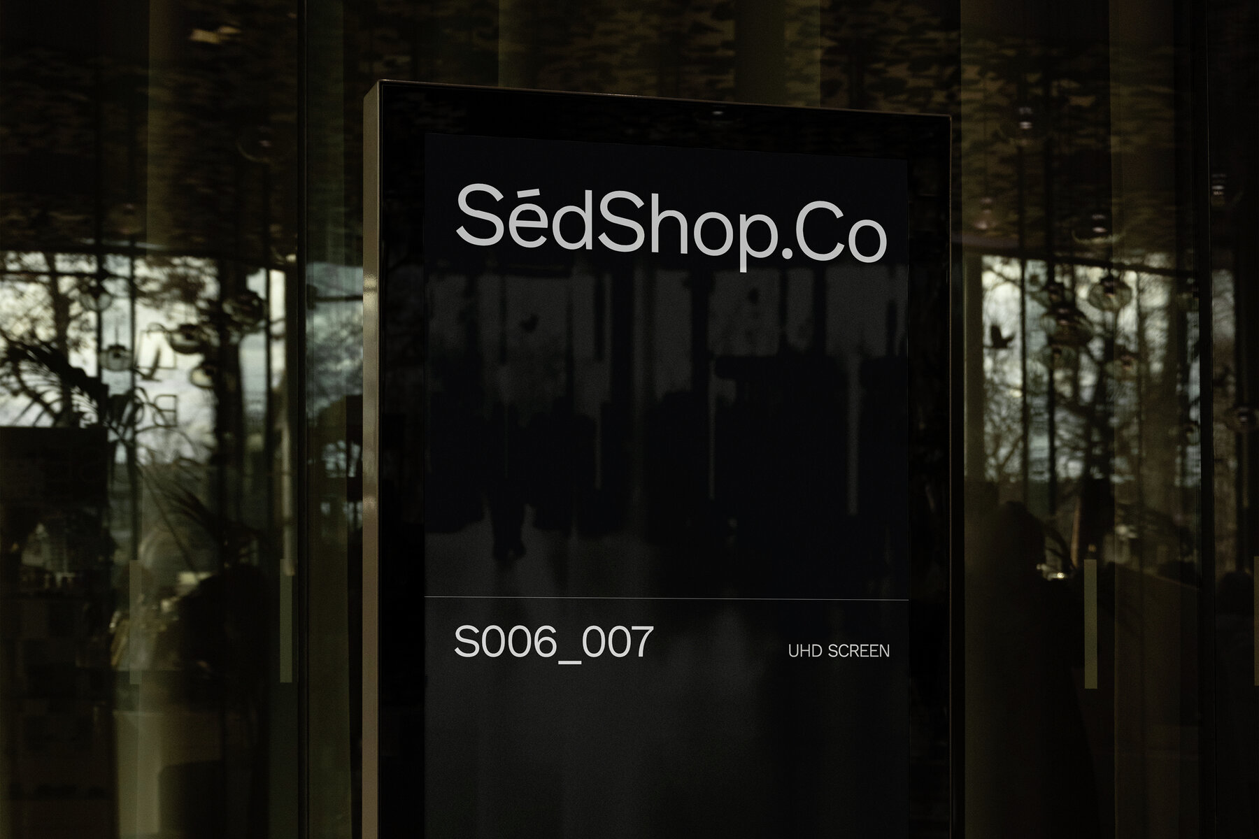 UHD Display Screen Mockup S006 007 4
