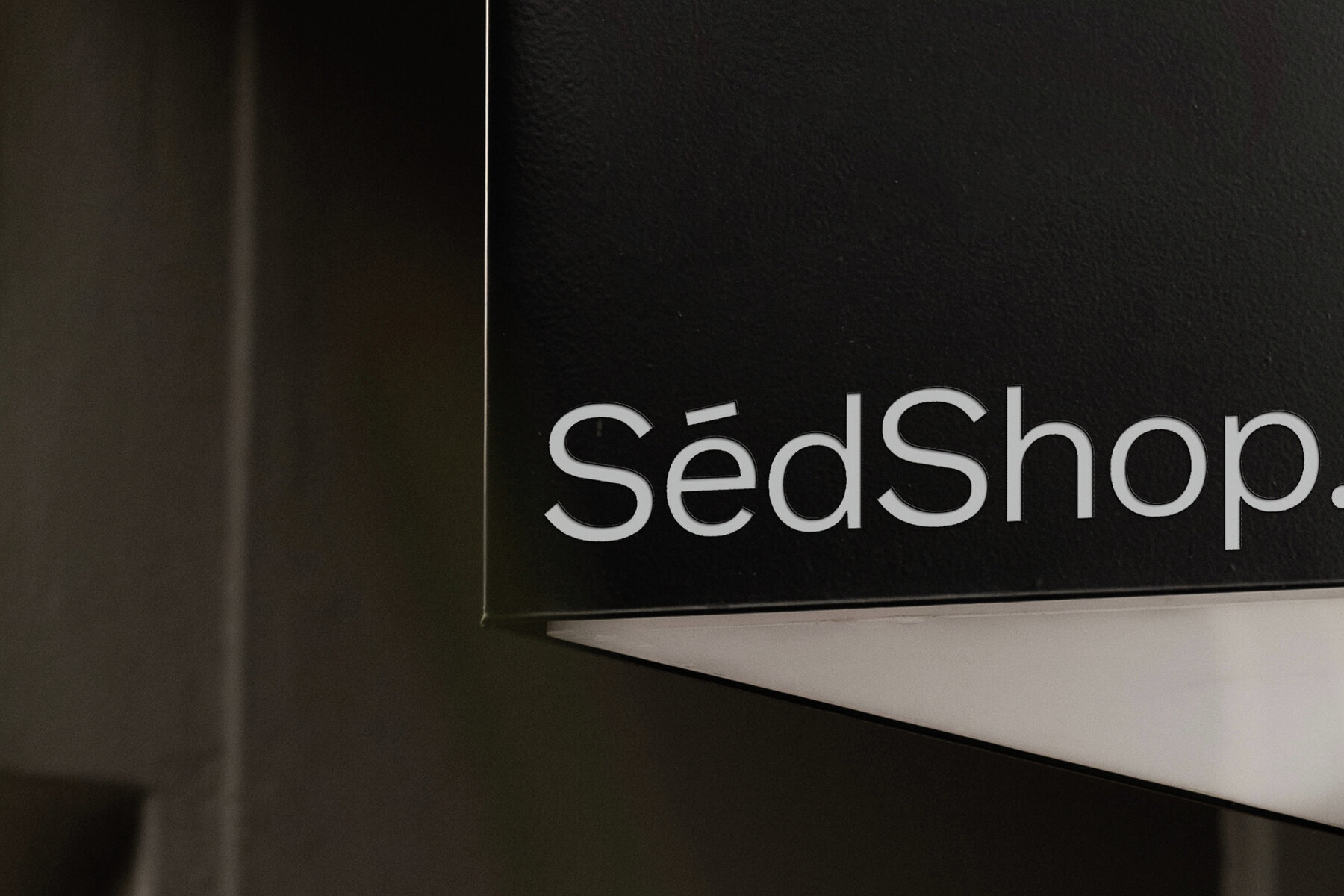 Sign Mockup S006 028 3