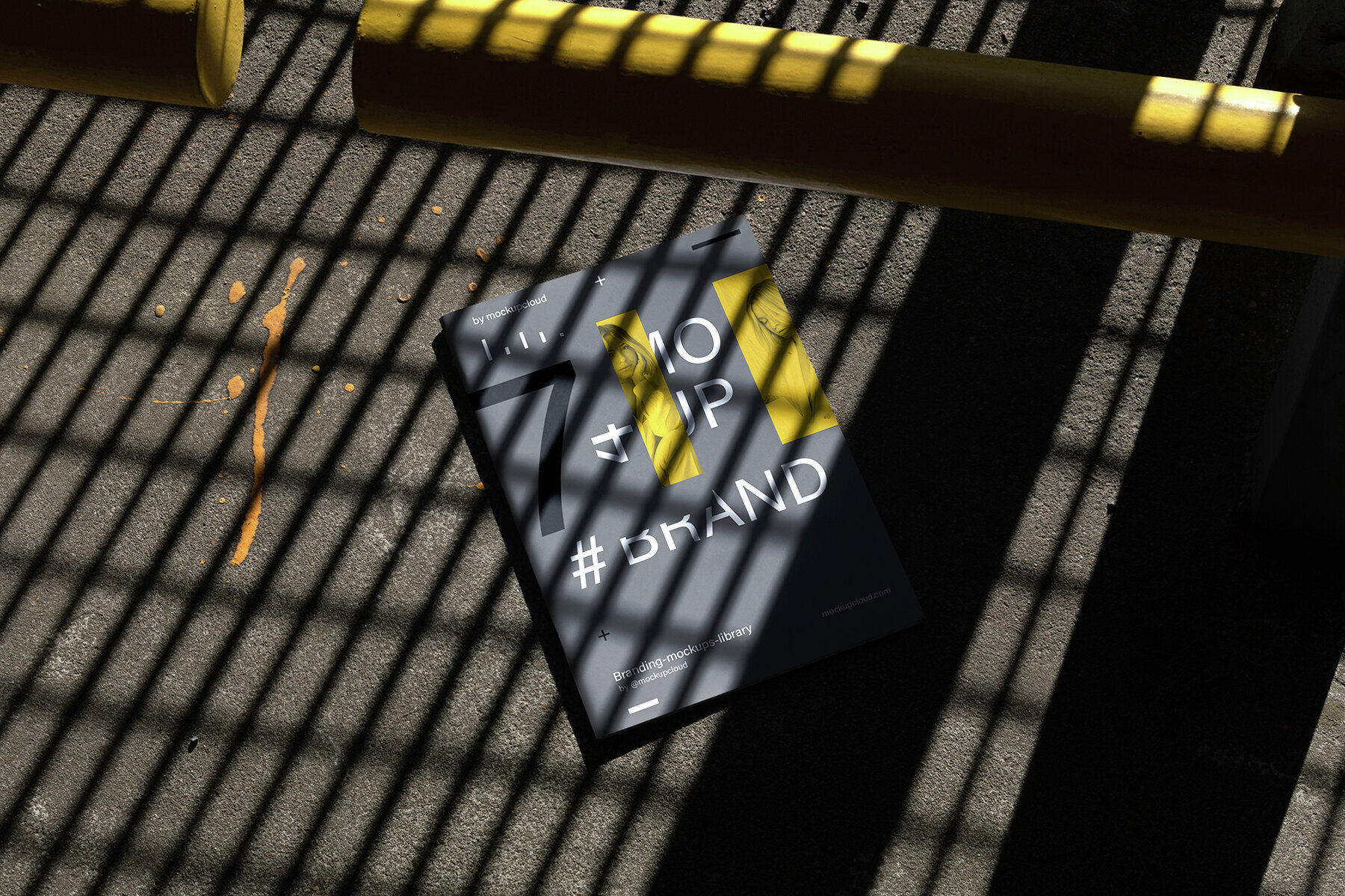 Brochure Mockups Kit   Raw Series 3