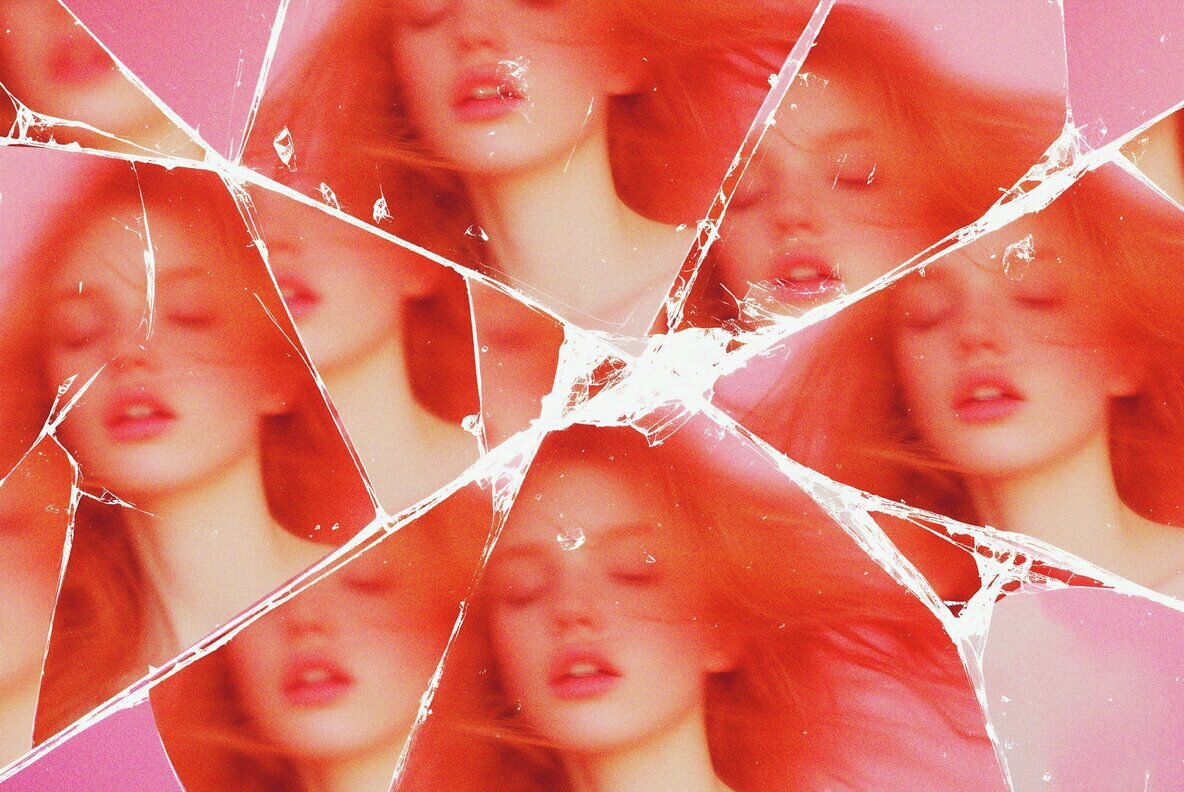 Mirrored Glass Photo Effect 7