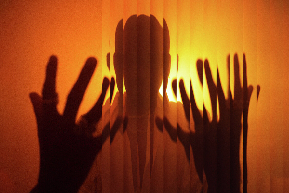 Fractured Glass Photo Effect 3