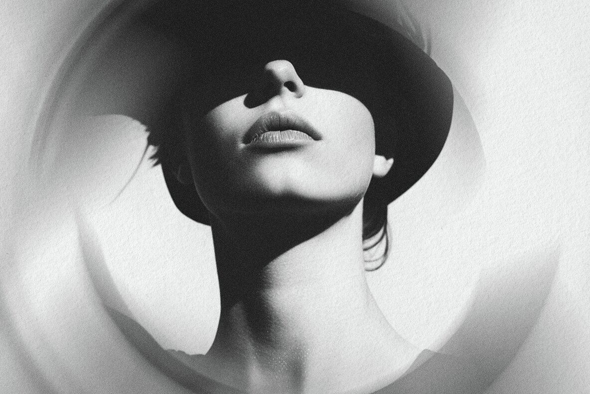 Spin Blur Noir Photo Effect 2