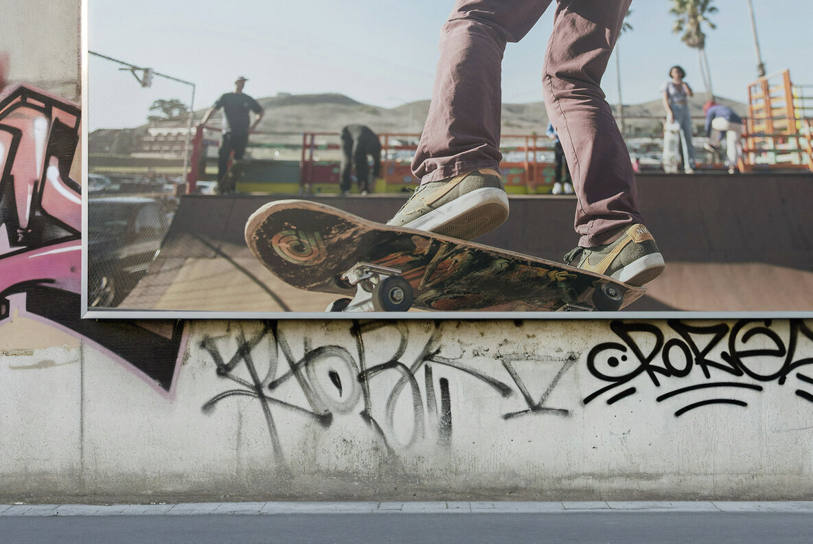 Billboard 25ML Mockup 3