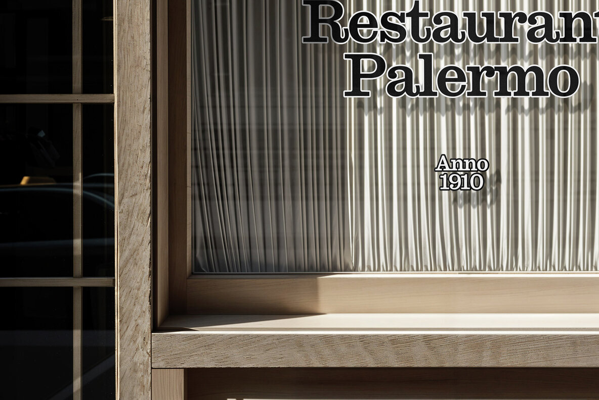 Storefront 03ML Mockup 3