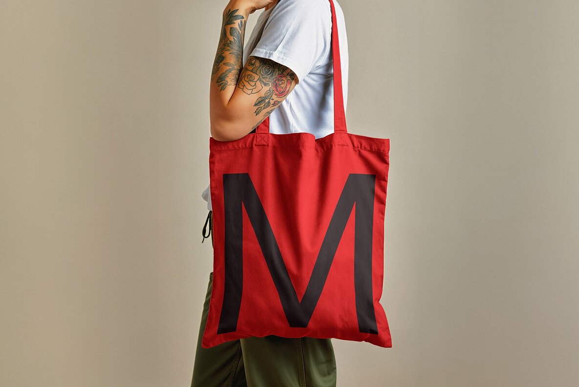 Tote Bag 01ML Mockup 4