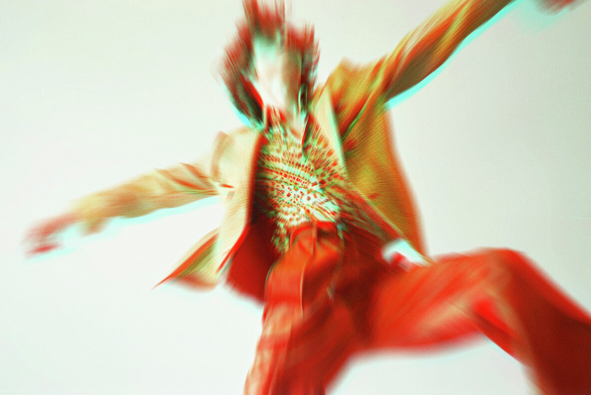 Broken Lens Motion Blur Photo Effect 2