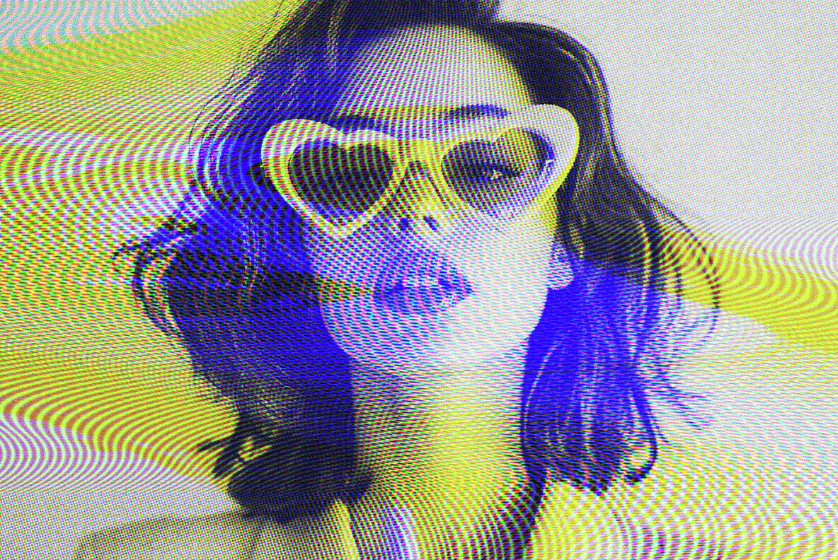 TV CRT Glitch Screen Photo Effect 3