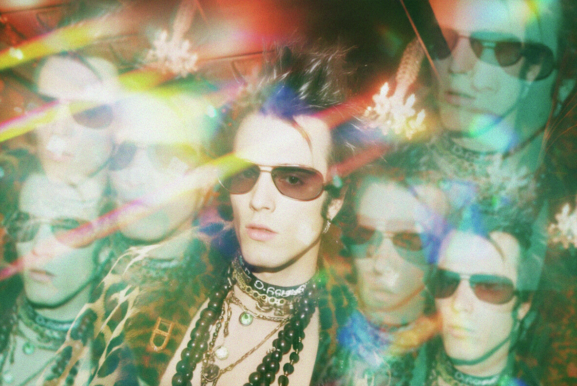 Blurry Prism Photo Effect 7