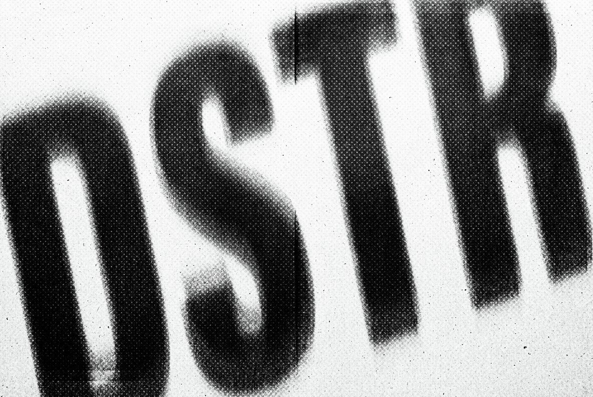 Distortion Halftone Text and Graphic Effect 3