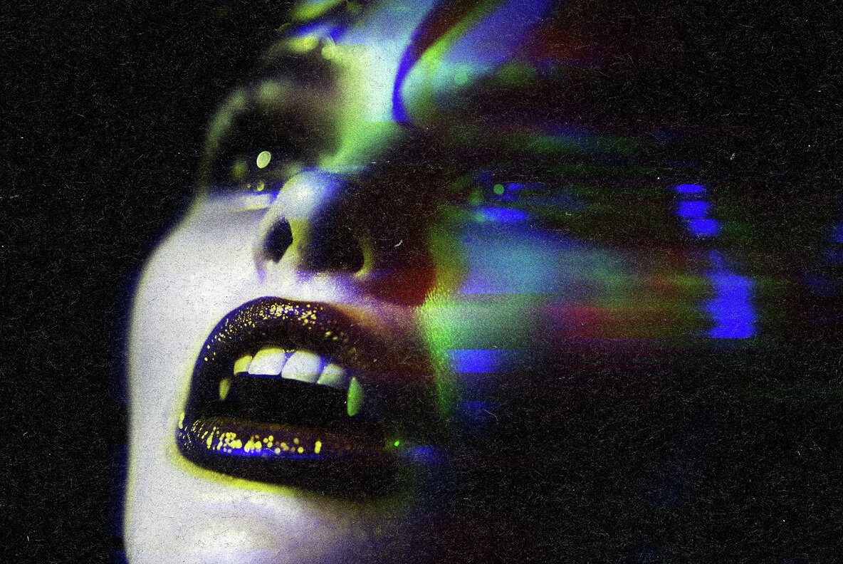 Blurry Glitch Photo Effect 5