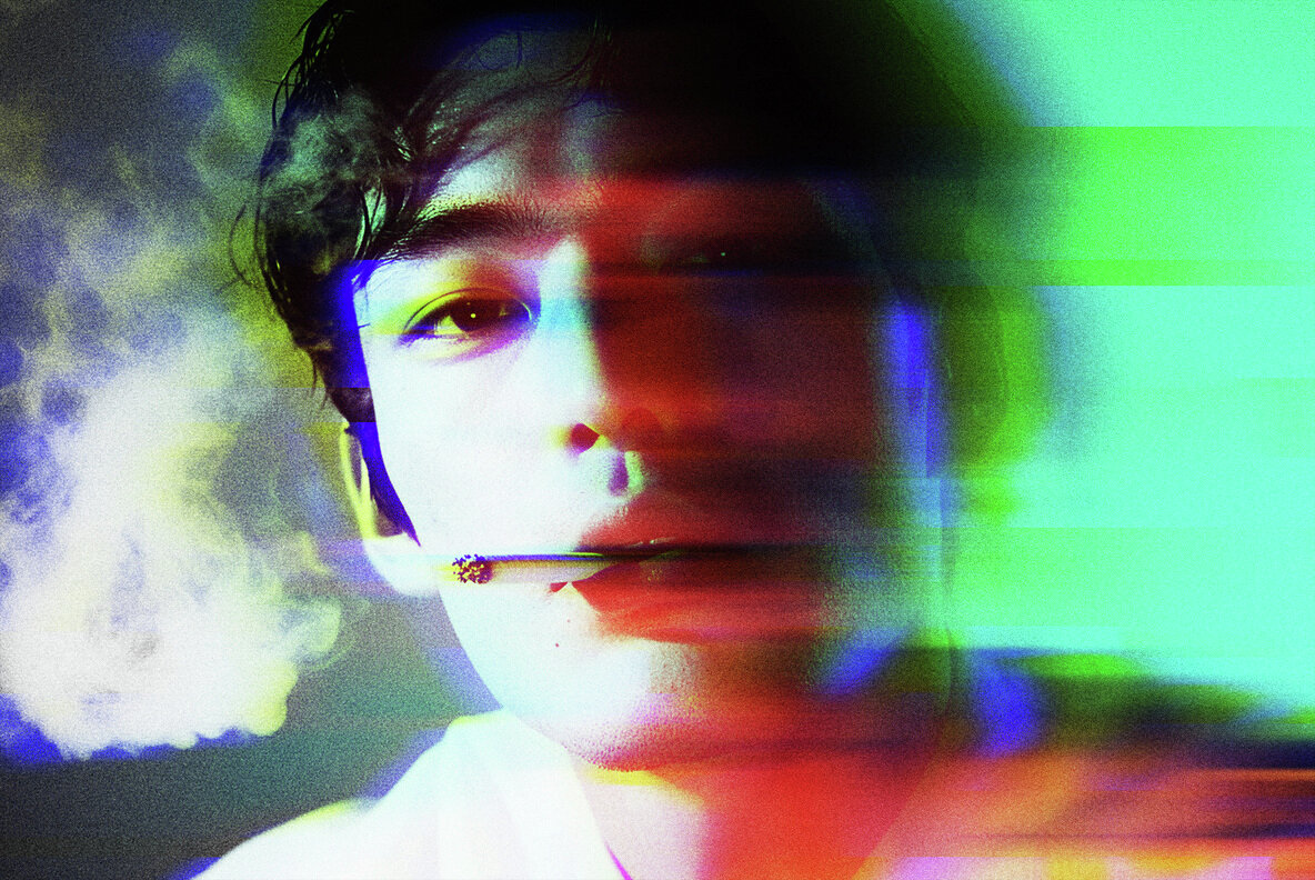 Blurred Glitch Photo Effect 5