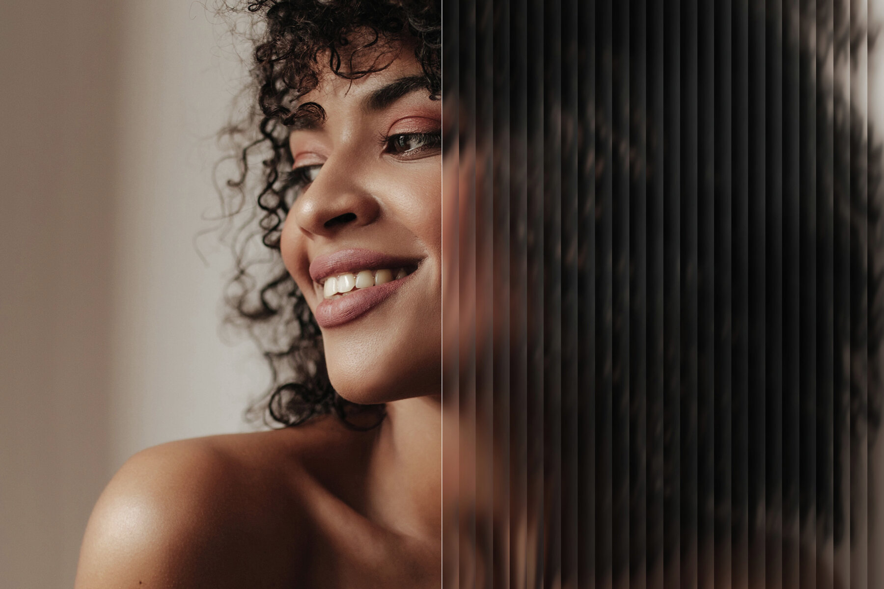 Reeded Glass Texture Image Effect Mockup 7