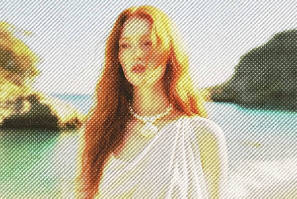 Glowing Halftone Photo Effect 4