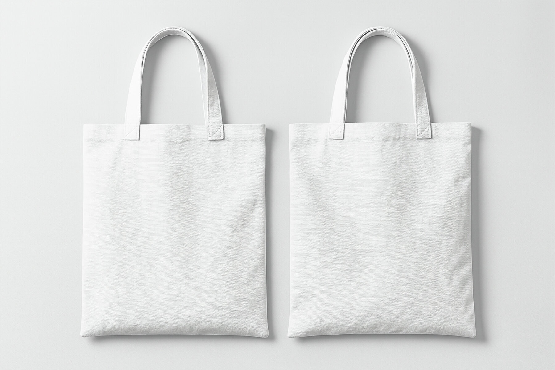 Set of 2 Tote Bags Mockup 2