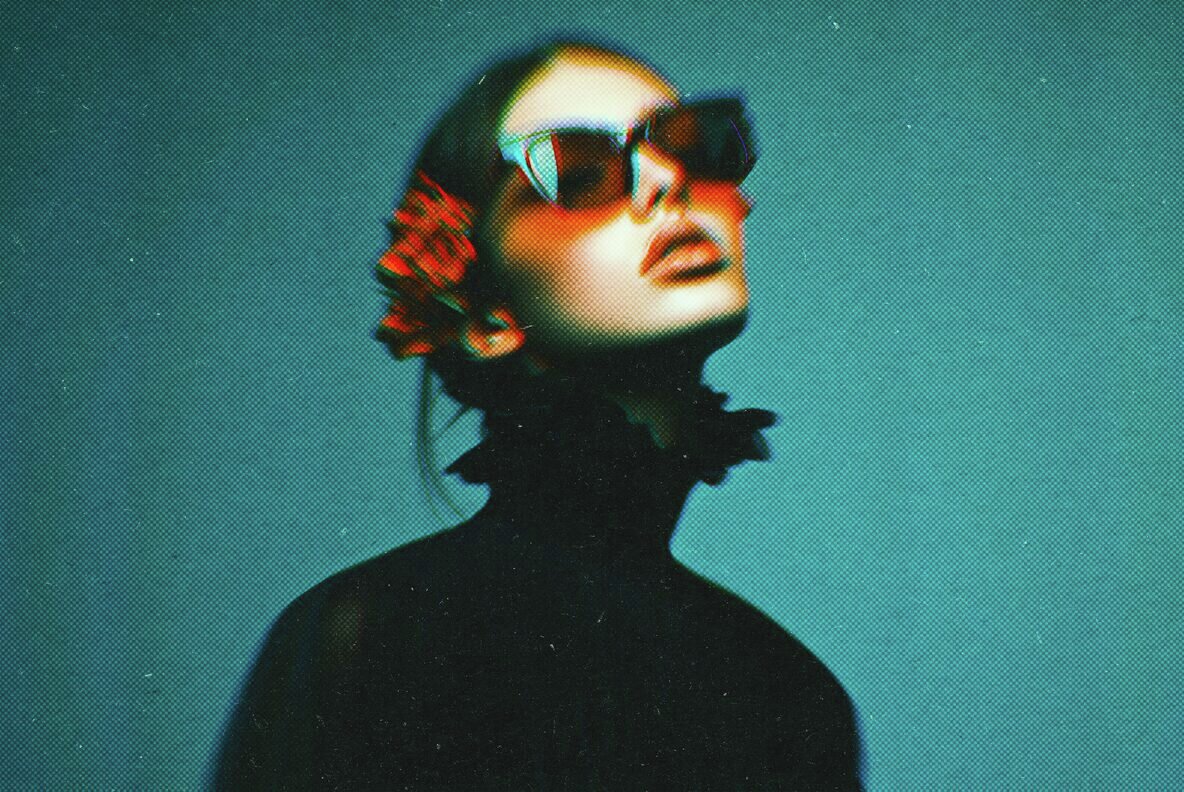 Halftone Distortion Photo Effect 7