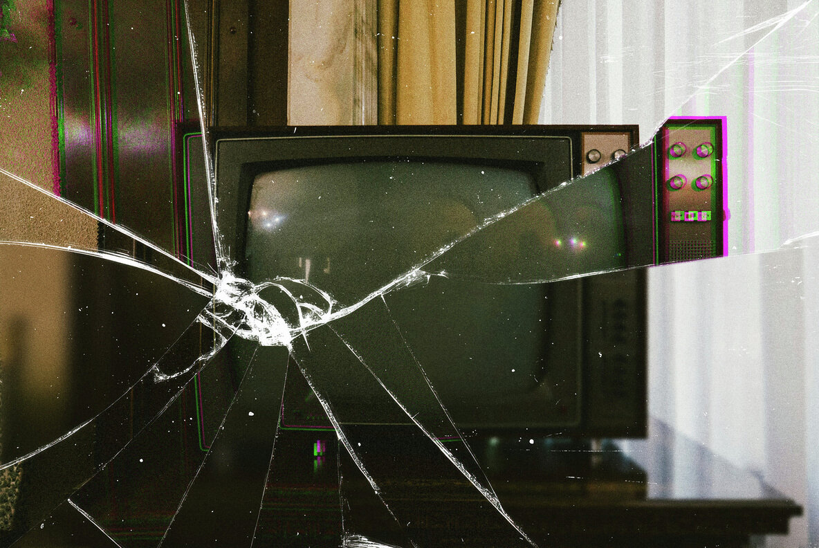 Broken Glass Photo Effect 5