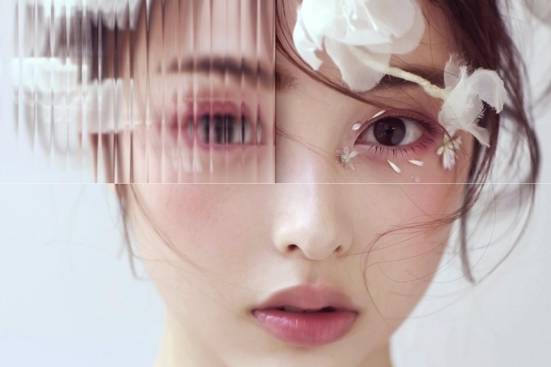 Reeded Glass Image Effect Mockup 7