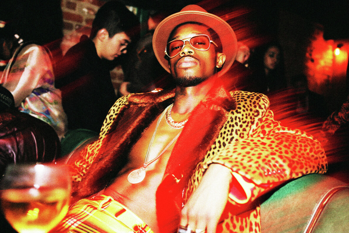 Acid Aura Blur Photo Effect 5