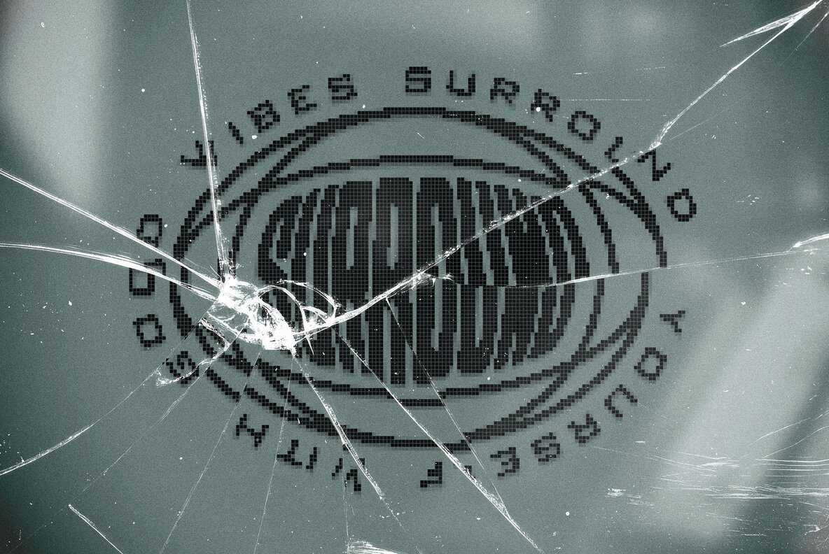 Broken Screen Text and Logo Effect 4