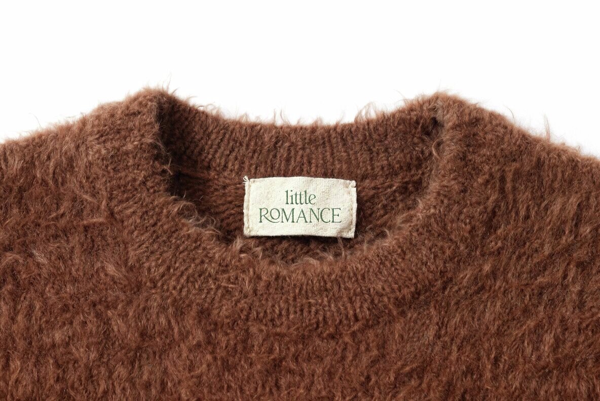 Sweater Label  Mockup 2