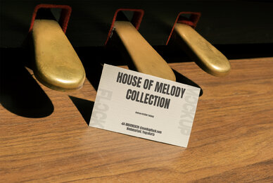 HOM Business Card 11 Mockup