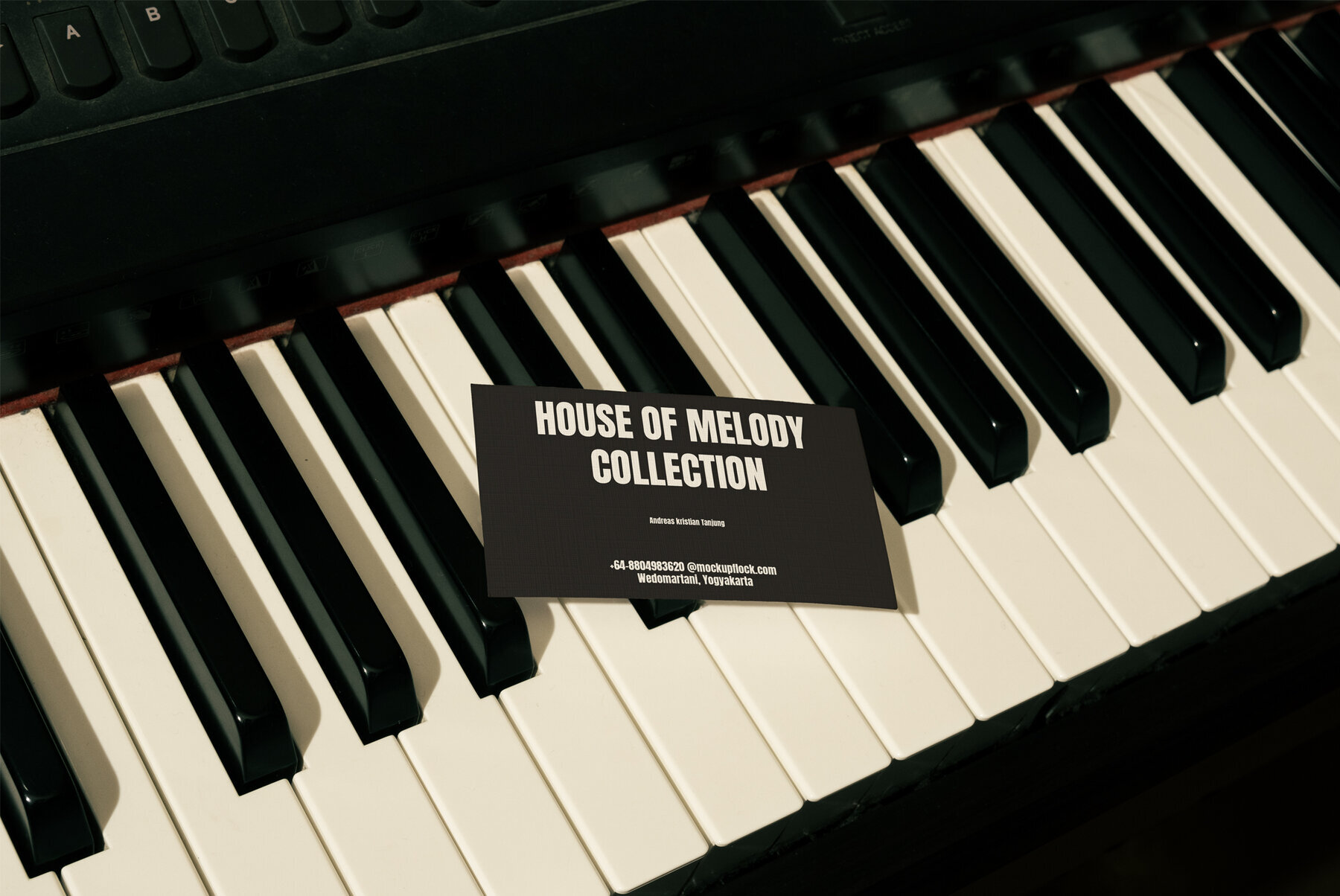 HOM Business Card 09 Mockup 3