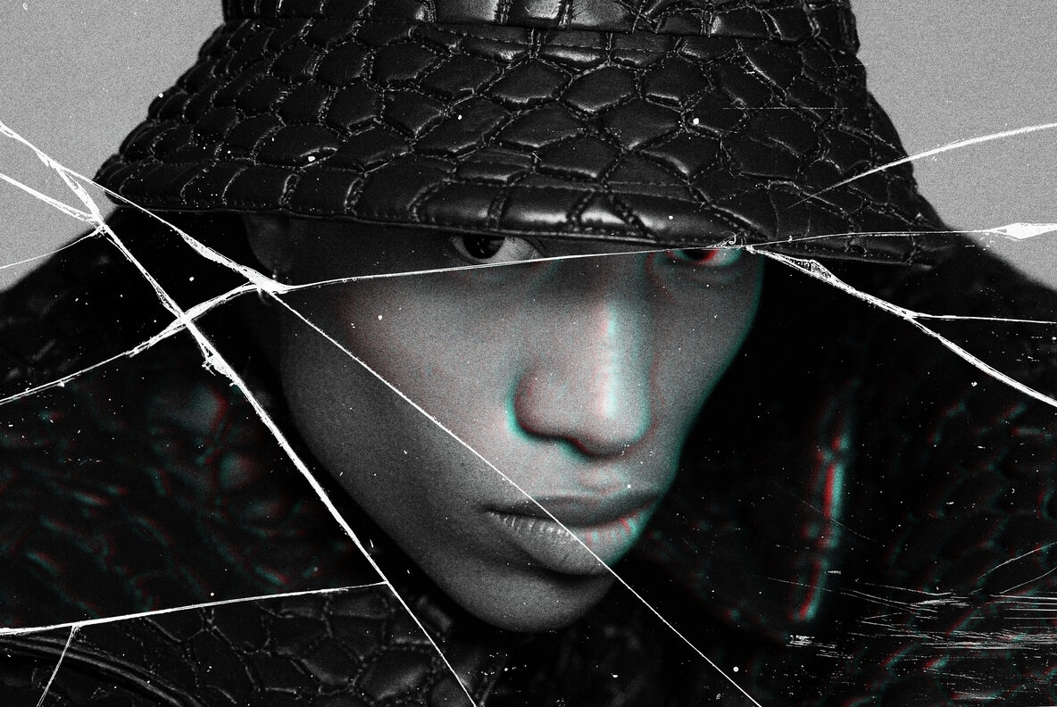 Broken Glass Photo Effect 4