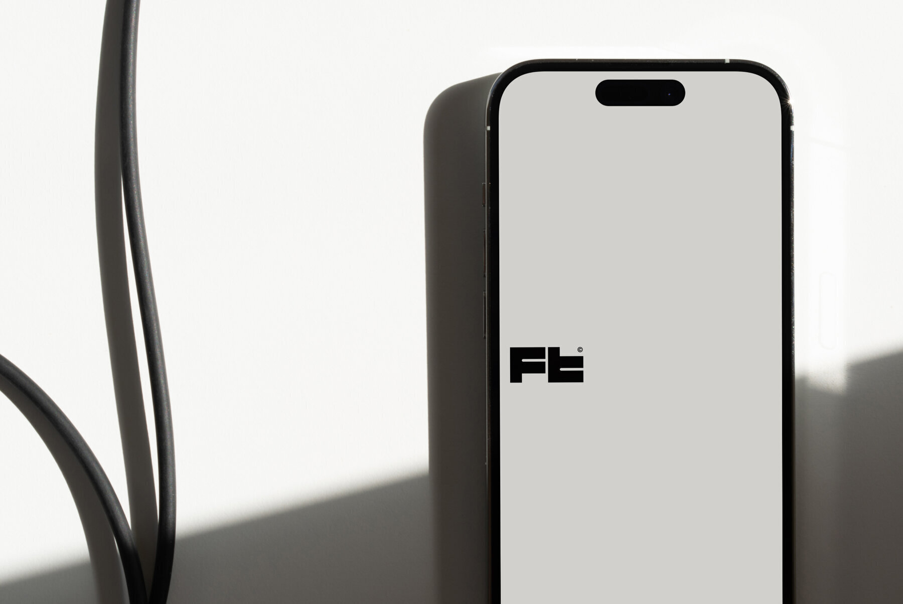 iPhone 14 Pro   021 2