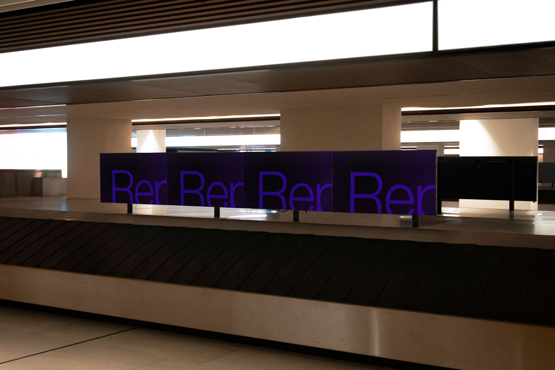 Airport Screen Mockup 001 6