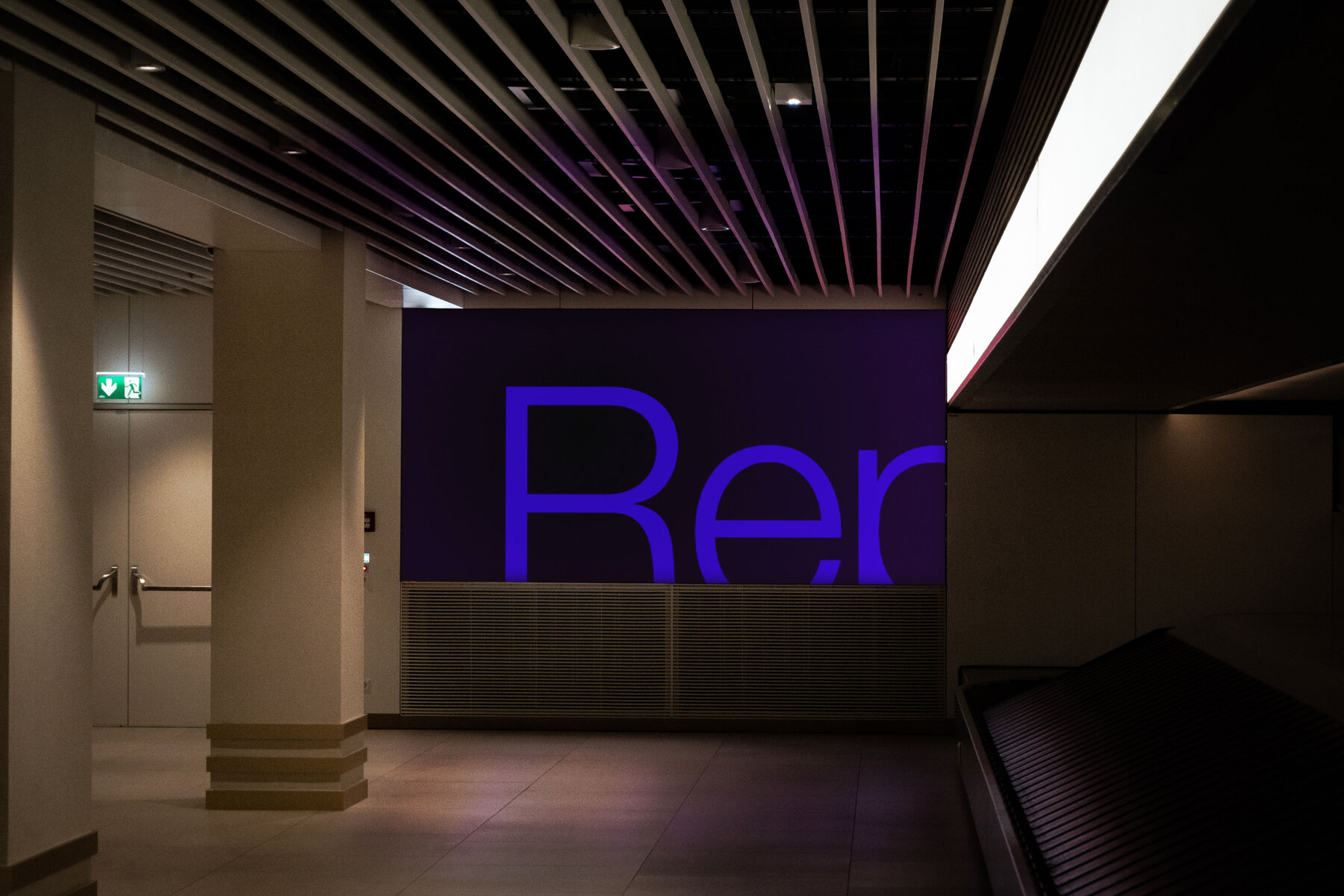 Airport Screen Mockup 004 6