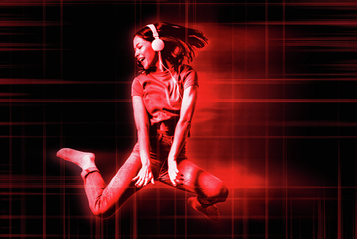 Hologram Glitch Photo Effect 4