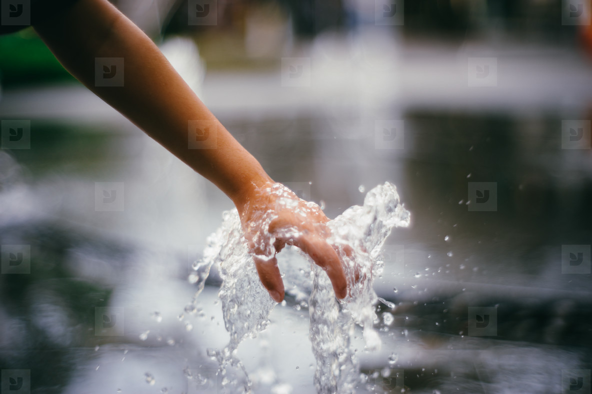 Hand in Water 02