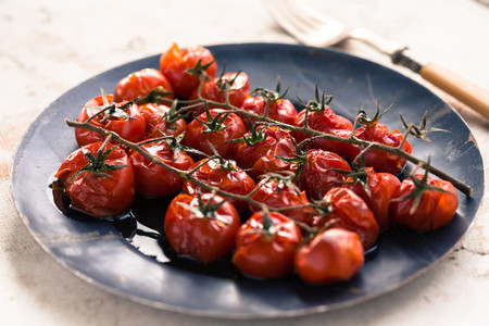 Baked cherry tomatoes