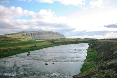 Icelandic landscape with rivers and mountains