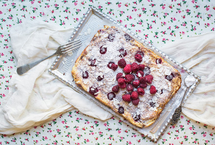 Raspberry cottage cheese cake with fresh raspberries almond pet