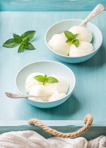 lemon sorbet ice cream with mint