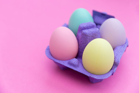 Color Easter eggs in box