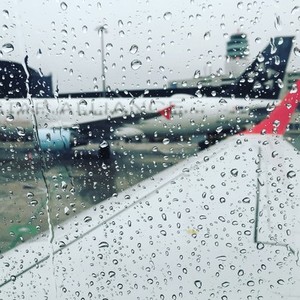 Raindrops on airplane039 s window