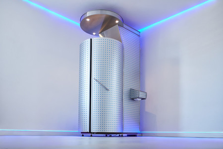 Cryo sauna for whole body cryotherapy