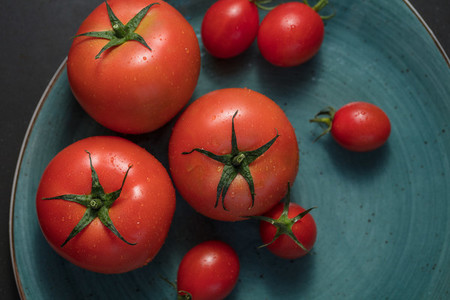 Ripe tomatoes in a plate