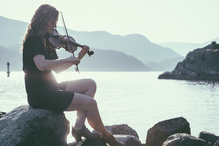 Seaside Violinist 04