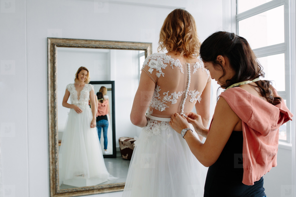 bridesmaid dress fitting