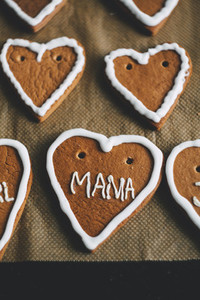 gingerbread heart mama