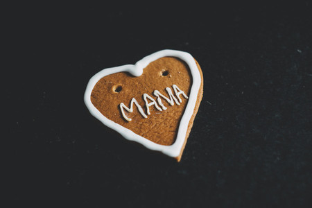 gingerbread heart mama