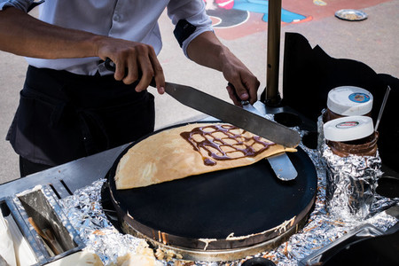 Making crepes on streets